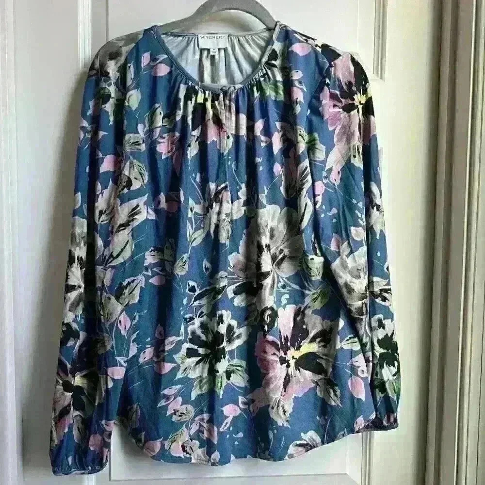 Witchery (Australian) blue floral long sleeve blouse